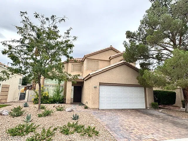 2329 Bloomington Dr