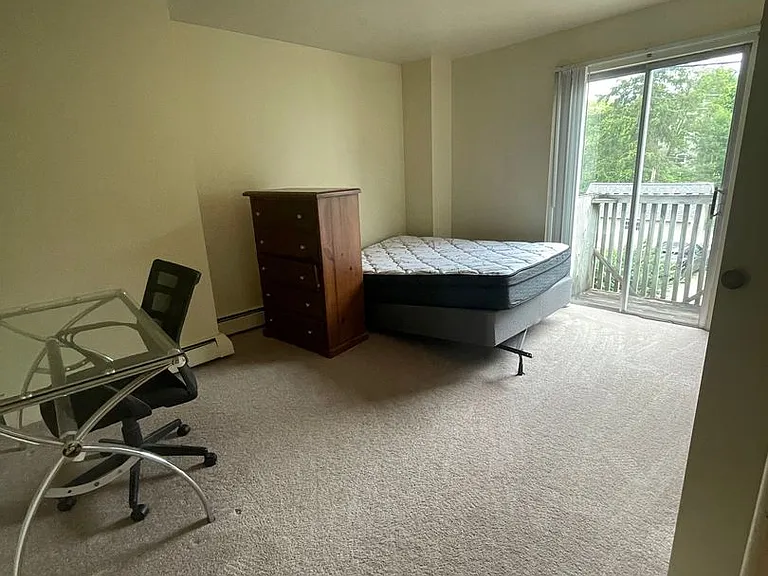 526 Linden St — Photo 29