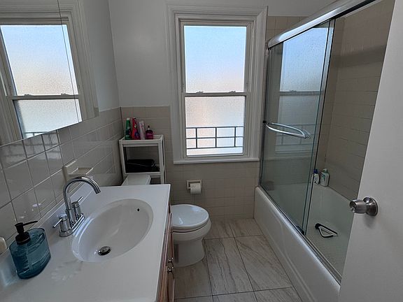 5th image of 165 Washington Ave #3F