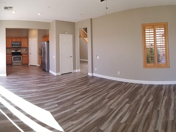 5th image of 820 Sand Primrose St
