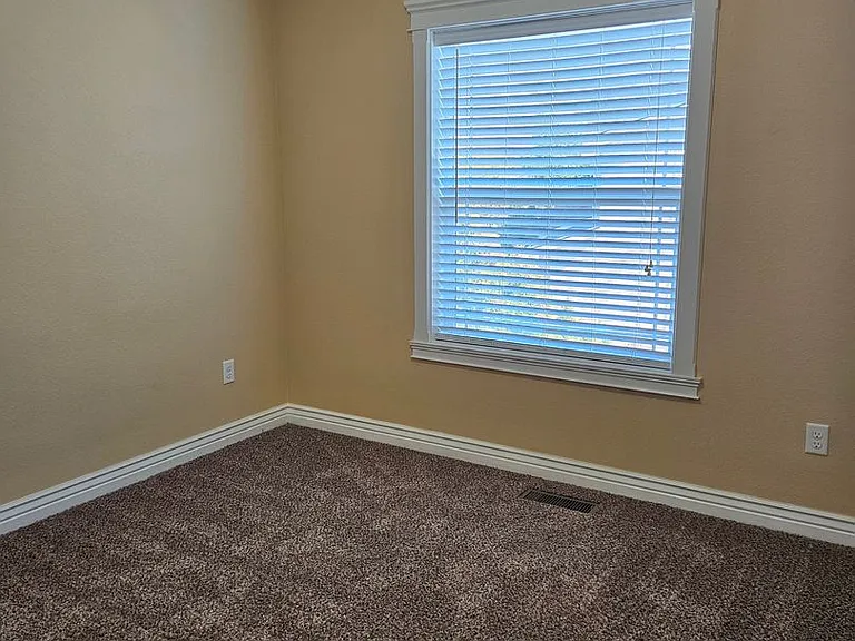 10823 W Franklin Rd — Photo 20