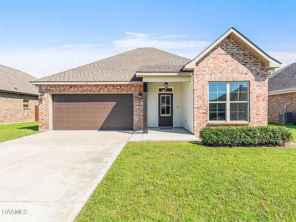 2nd image of 105 Spider Lily Ln