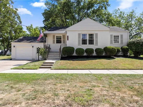 2841 Clague Rd, North Olmsted, OH 44070