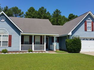 105 Hollow Ln, Raeford, NC 28376