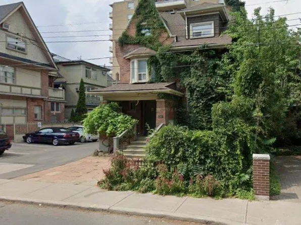 55 Spadina Rd, Toronto, ON M5R 2T1