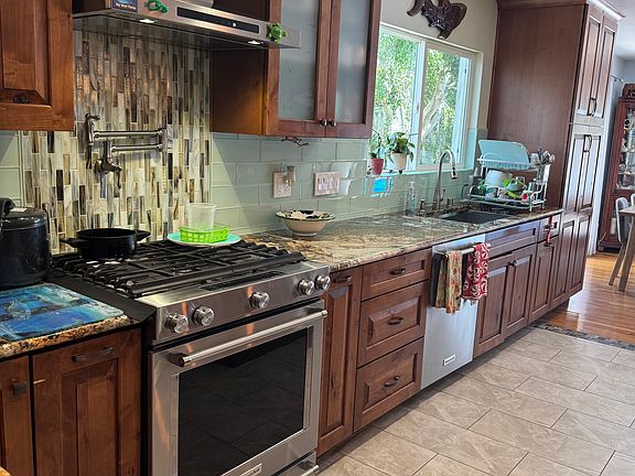 5th image of 3134 Ducommun Ave #1