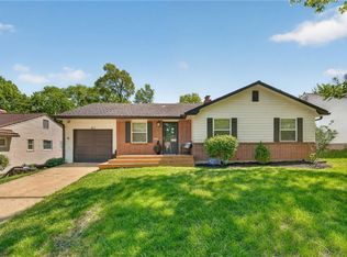 8117 Summit St, Kansas City, MO 64114