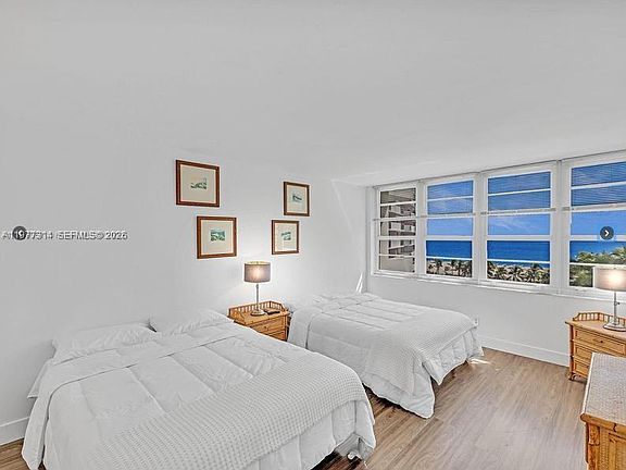 3rd image of 100 Lincoln Rd