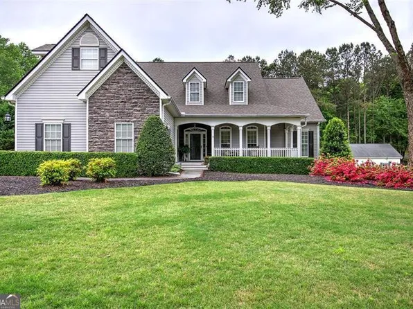 18 Spring Lake Trl NE, White, GA 30184