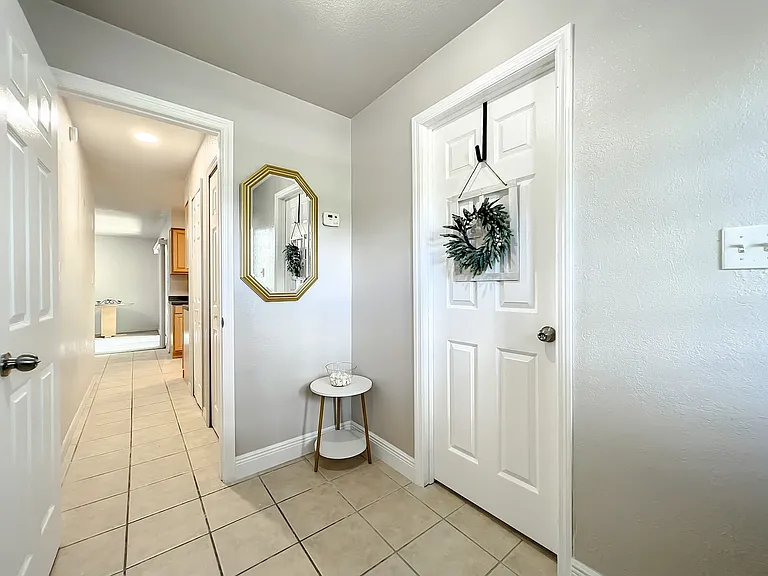 Park Manor Dr — Photo 3