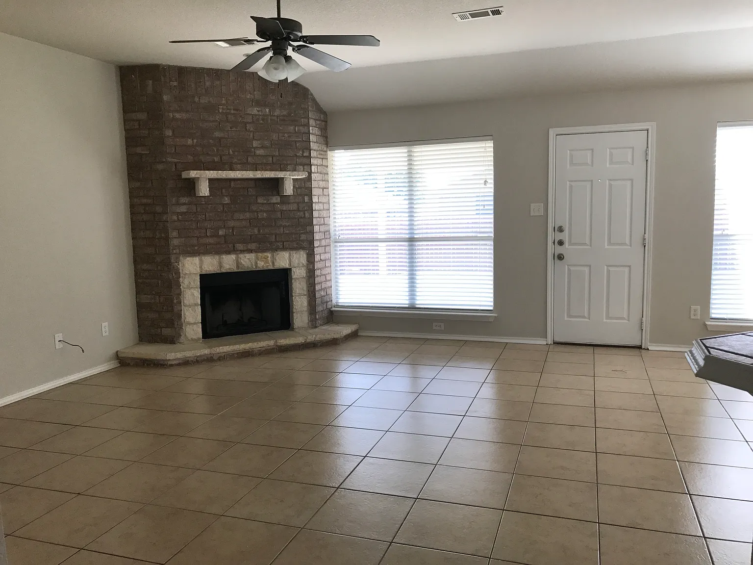 4 bed, 1667 sqft, $1,650 — Photo 3