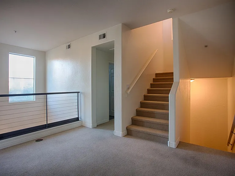 615 E Portland St — Photo 7