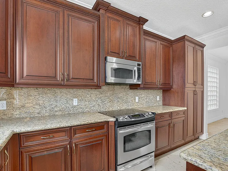 8326 Emerald Winds Cir — Photo 18
