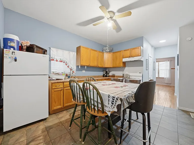 4418 W Armitage Ave #1R — Photo 4