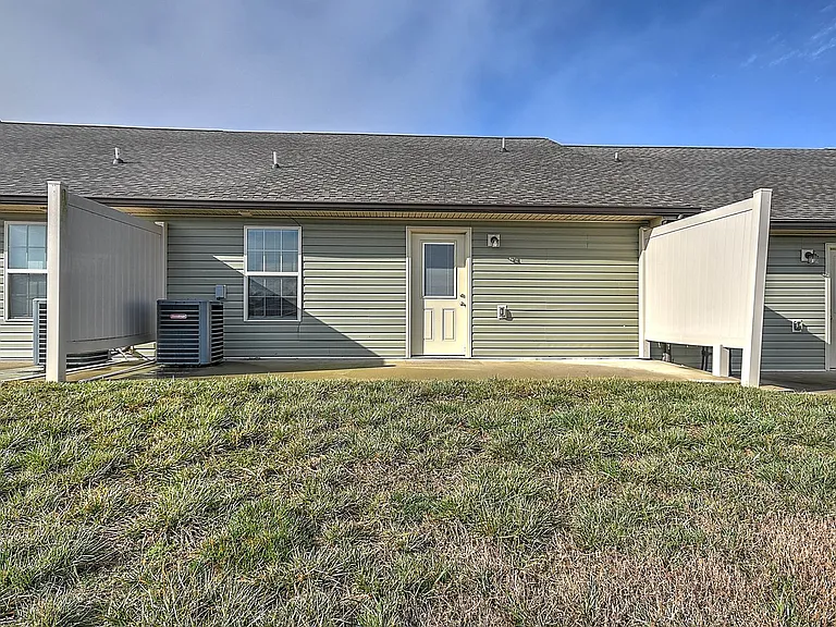 31 Sutter Pl — Photo 19