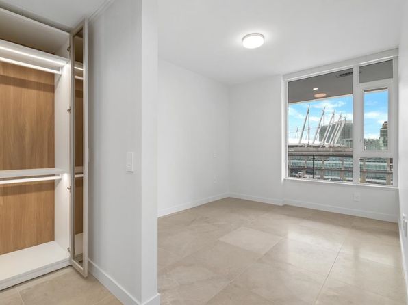 2 bedroom rental in Vancouver — photo 17