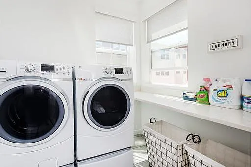 Laundry room (second floor)