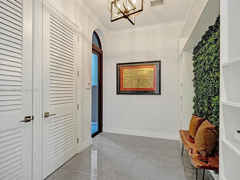 453 SW 5th Ave — Photo 7