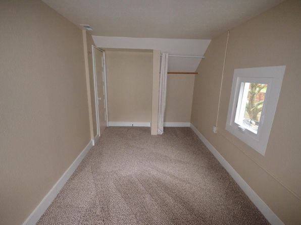 218 E Franklin St #B, Bingen, WA 98605
