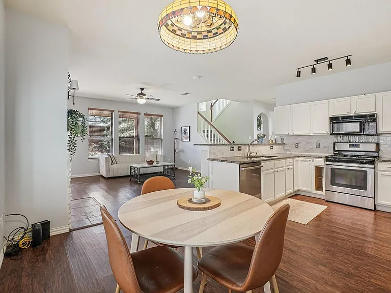 5825 Shetland Cir — Photo 8