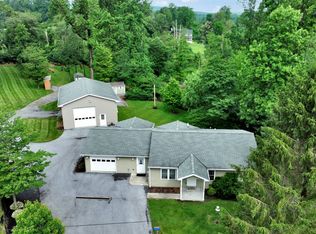 611 Texter Mountain Rd, Robesonia, PA 19551