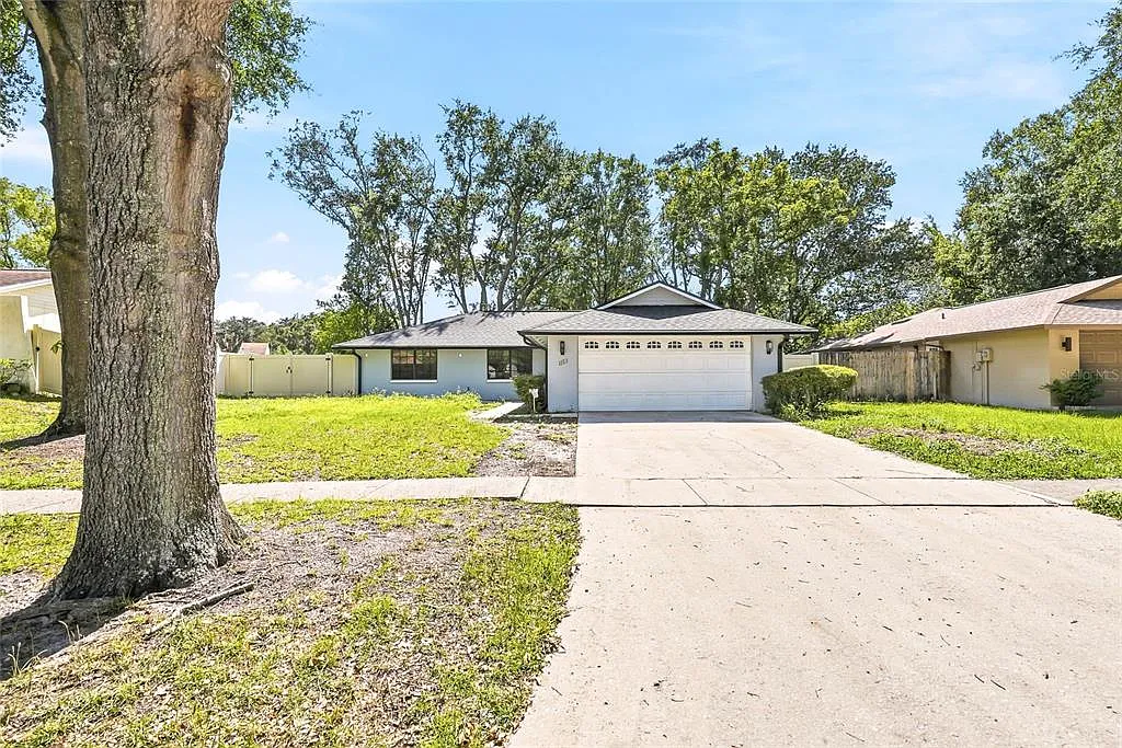 3 bed, 2.0 bath, 1432 sqft, $2,200 — Photo 3