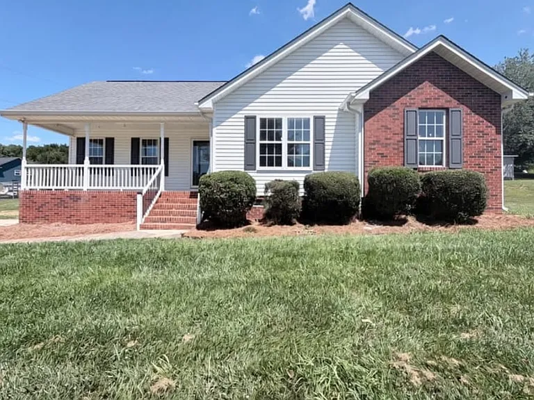 1014 Meagan Ct — Photo 1