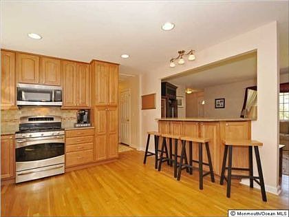 5th image of 823 Castle Dr