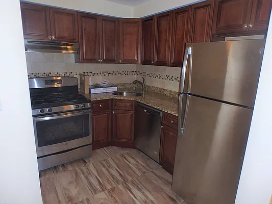 Rented by MAC Realty NY | media 17