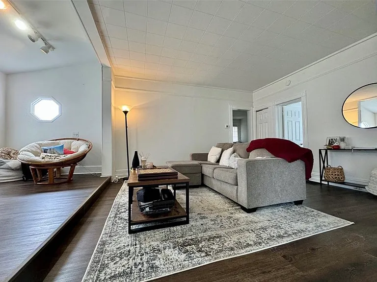 565 Thompson St #A — Photo 4