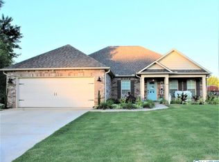 105 Breezy Pointe Ln, Huntsville, AL 35811