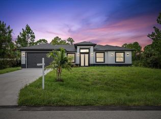 1915 Scott Ave, Lehigh Acres, FL 33972
