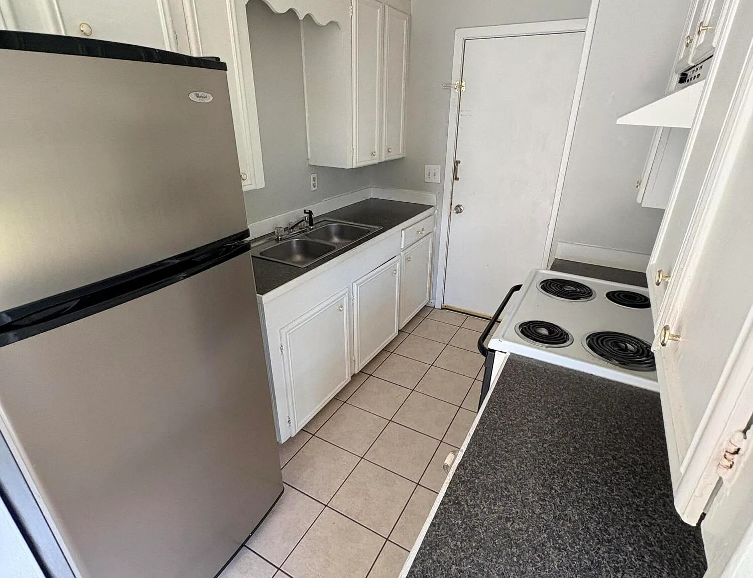 2 bed, 1.0 bath, $750 — Photo 3
