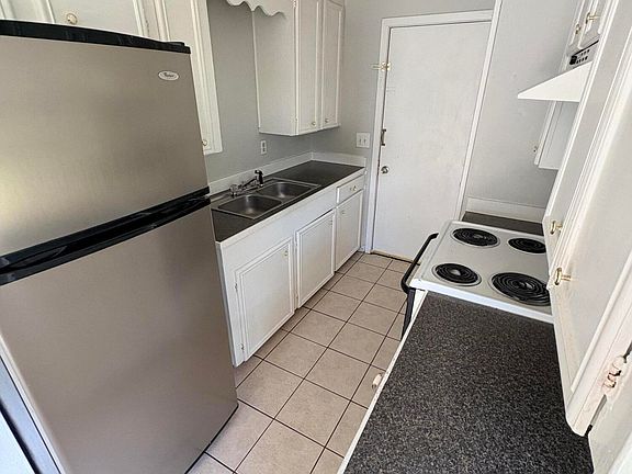 3rd image of 473 W Broad St