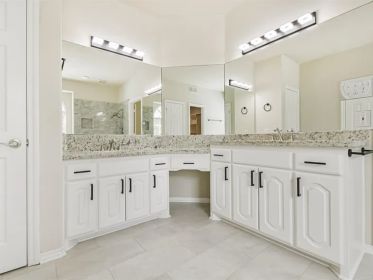 11918 Mariposa Canyon Dr — Photo 38