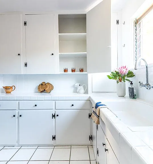 2750 Alsace Ave #1/2 — Photo 8