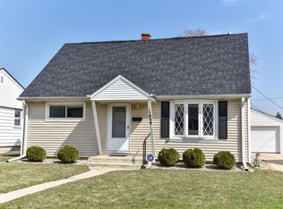 1454 S 96th St, West Allis, WI 53214