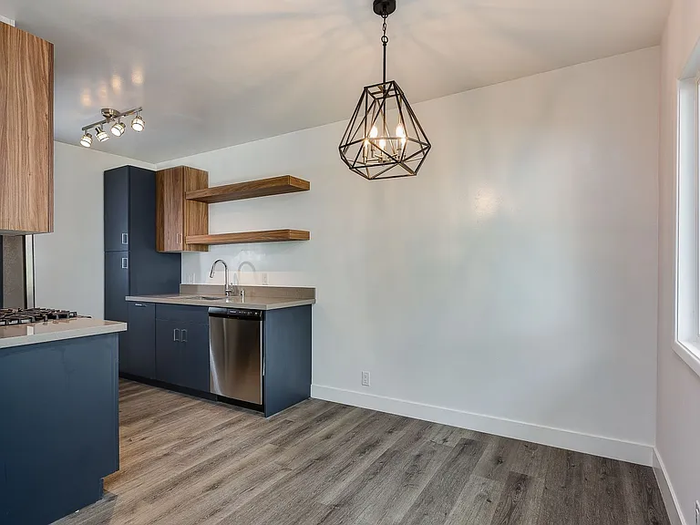 Pine Crest Apartments — Photo 21