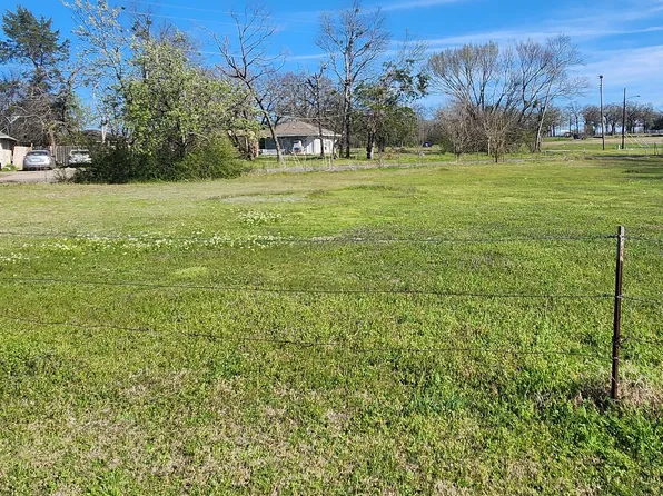 507 Mineral Wells St, Terrell, TX 75160