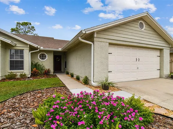 1621 Gardner Dr, Lutz, FL 33559