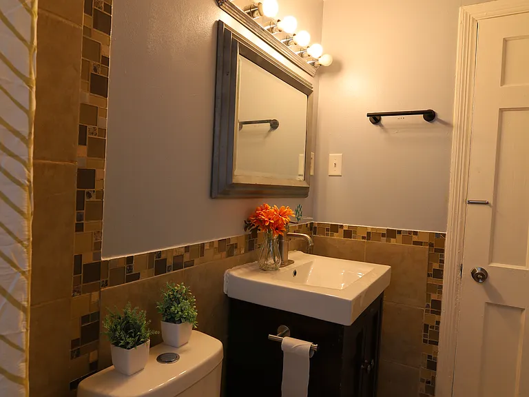 1039 Salem Ave #3 — Photo 10
