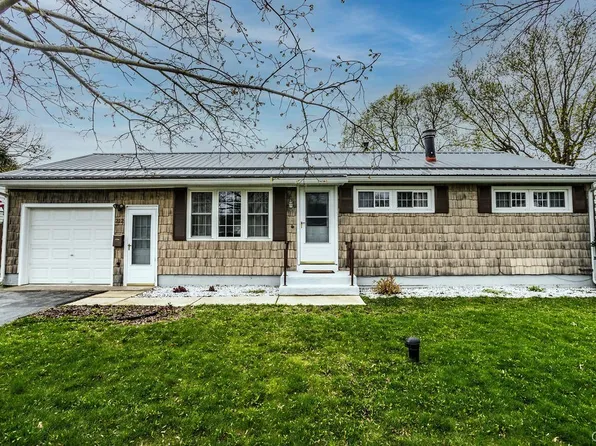 212 Lawdon St, North Syracuse, NY 13212