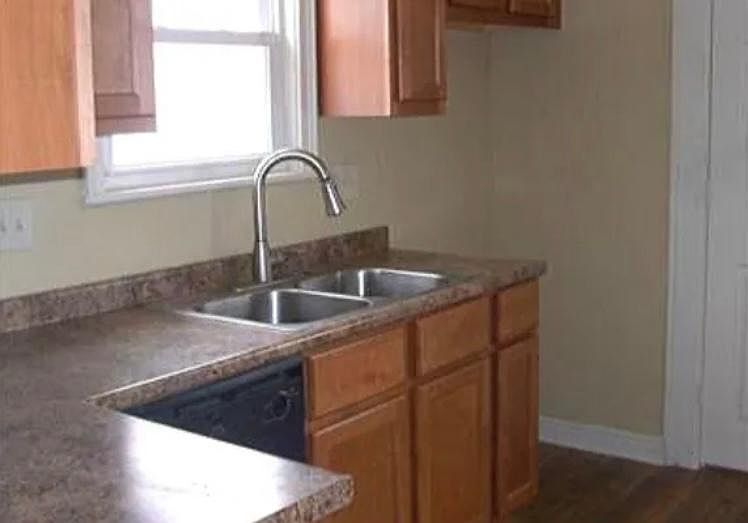 1st image of 3341 Altamont Ave