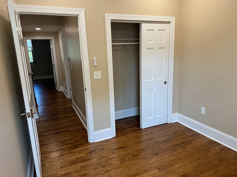330 Linden Ave — Photo 24