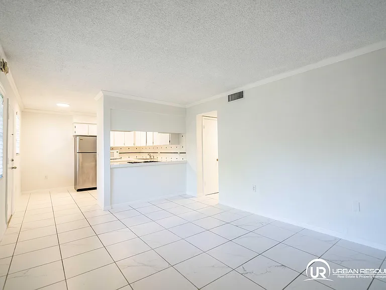 3265 Virginia St #18 — Photo 12
