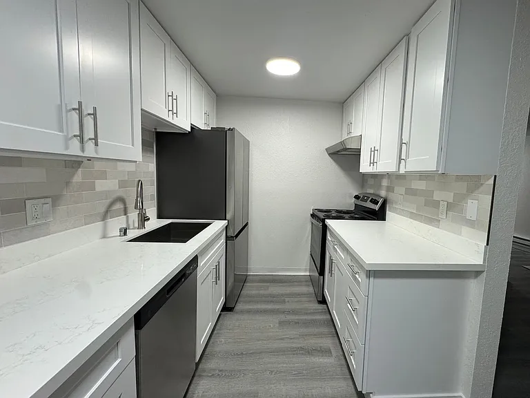 Lawton Park Villas- One month free- 2 Bed / 2 Bath Space to Live, Room to Breathe, All Yours. Mag... — Photo 20