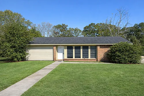 2114 Oakdale Cir Photo 1