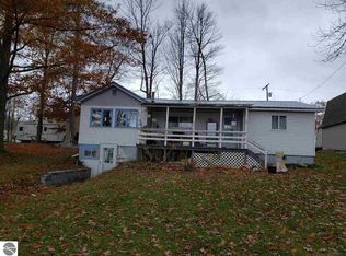 662 N Lakeview Dr, Hale, MI 48739