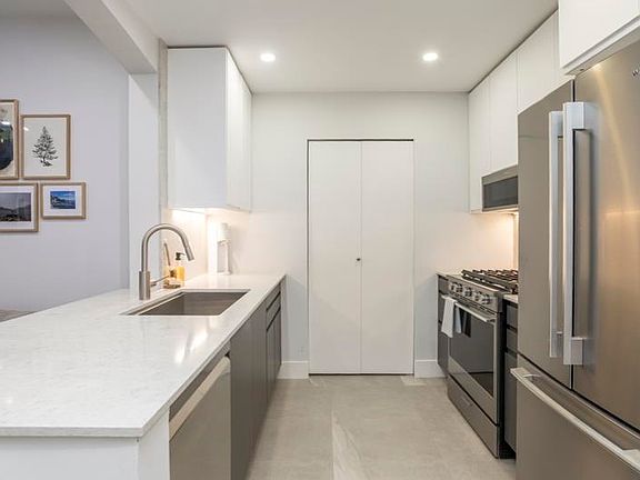 4th image of 9233 Ferndale Rd #319