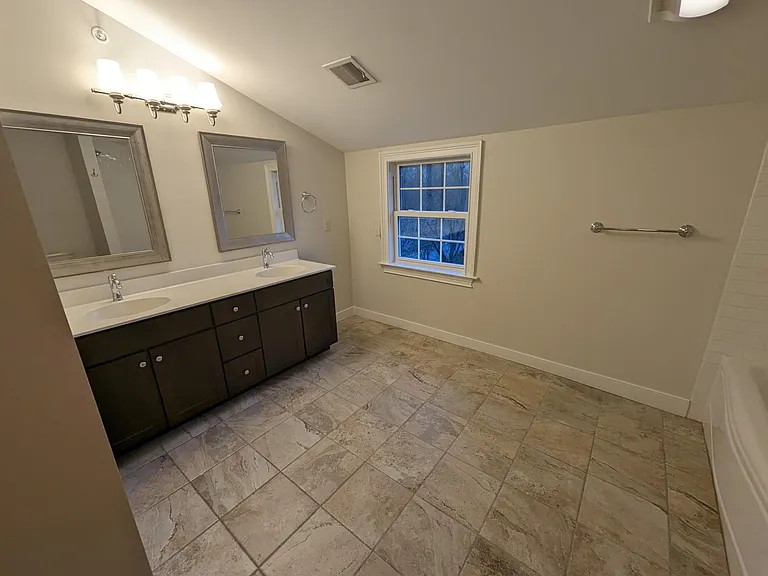 1110 Fairview Ave #6 — Photo 5